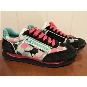 ISO Ultra Retro KangaROOS from the 80s!